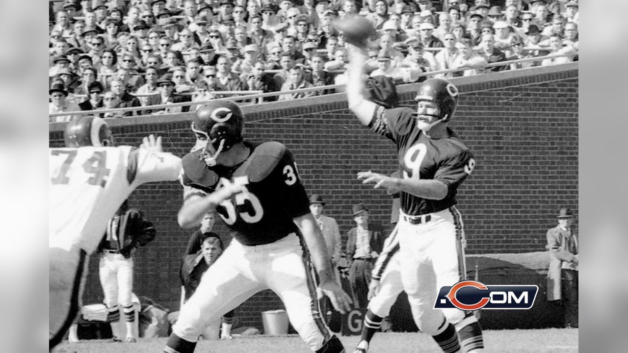 365 Chicago Bears Wrigley Field Photos & High Res Pictures - Getty