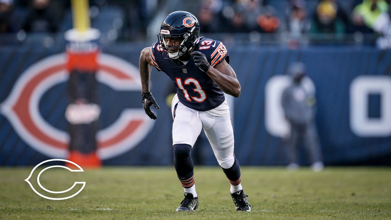 Chicago Bears player Patrick Scales, Staley Da Bear visit newborn babies at  Advocate Christ Medical Center in Oak Lawn, IL - ABC7 Chicago