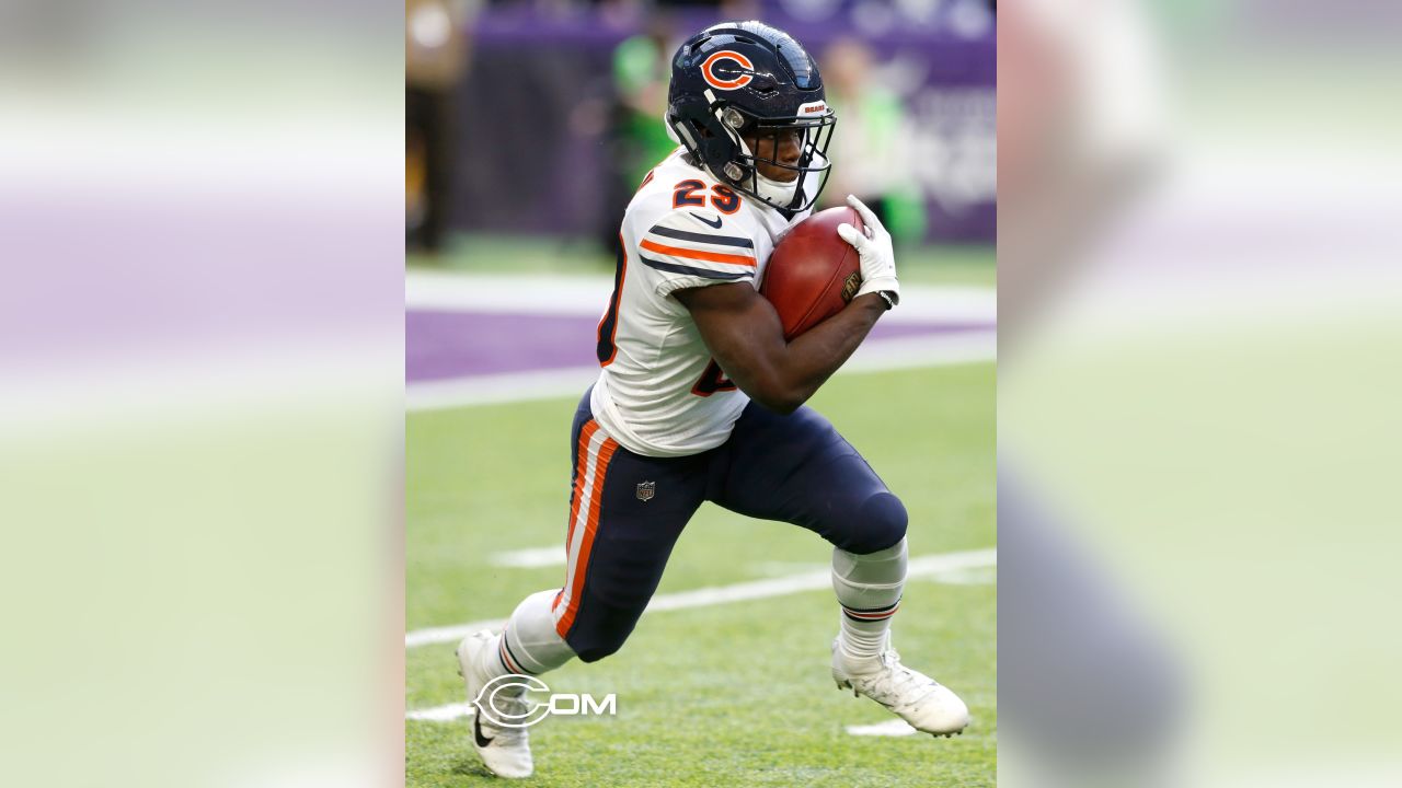 Bears releasing RB Tarik Cohen, DL Eddie Goldman