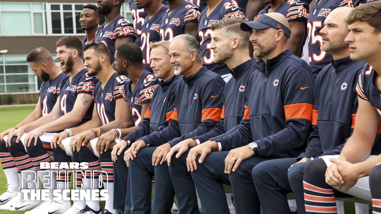 Behind the Scenes: Team picture day at Halas Hall