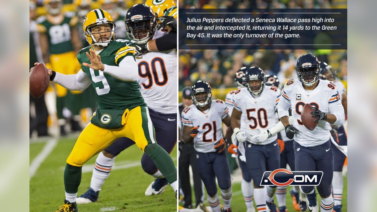 Photo: Bears Peppers hits Packers Rodgers in Chicago - BKX2011012321 