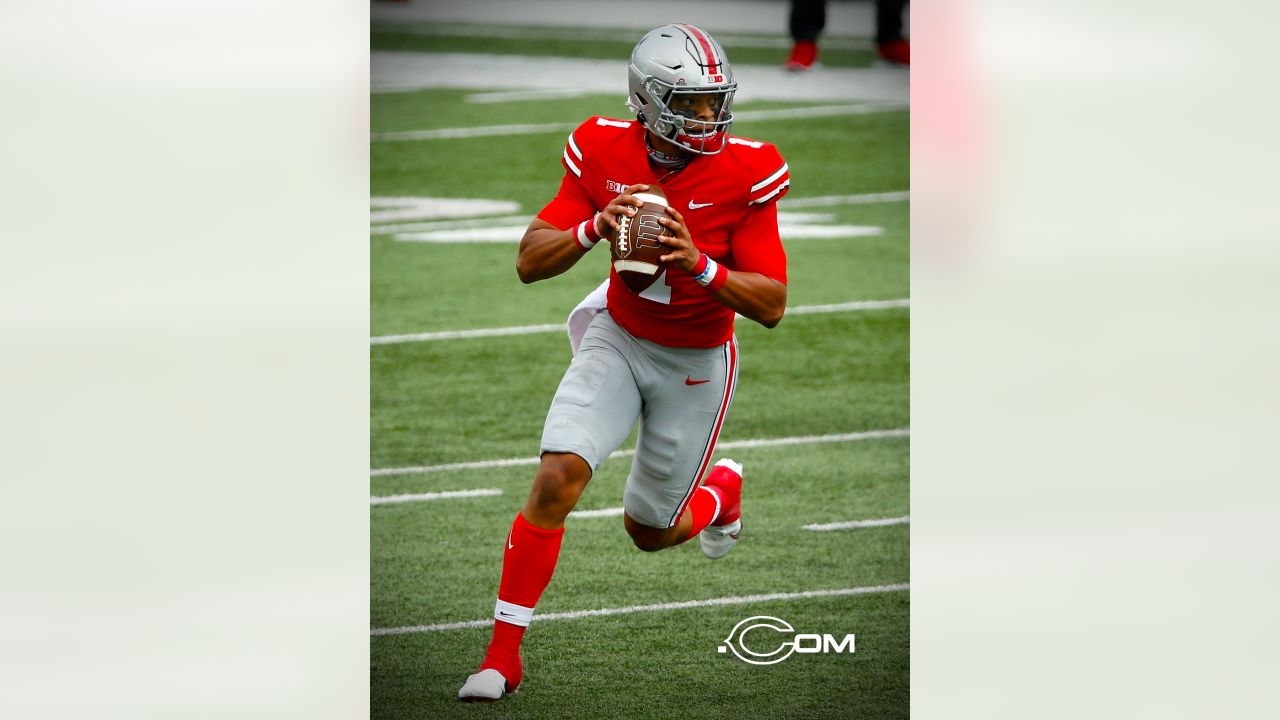 Chicago Bears QB And Ex-Ohio State Buckeye Justin Fields Nominated For  FedEx Air Player of the Week - Sports Illustrated Ohio State Buckeyes News,  Analysis and More