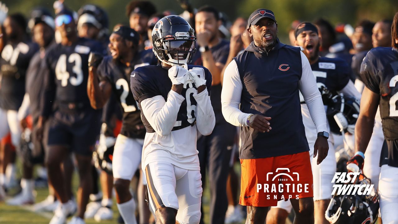 Bears rookie Roschon Johnson impressing with physicality