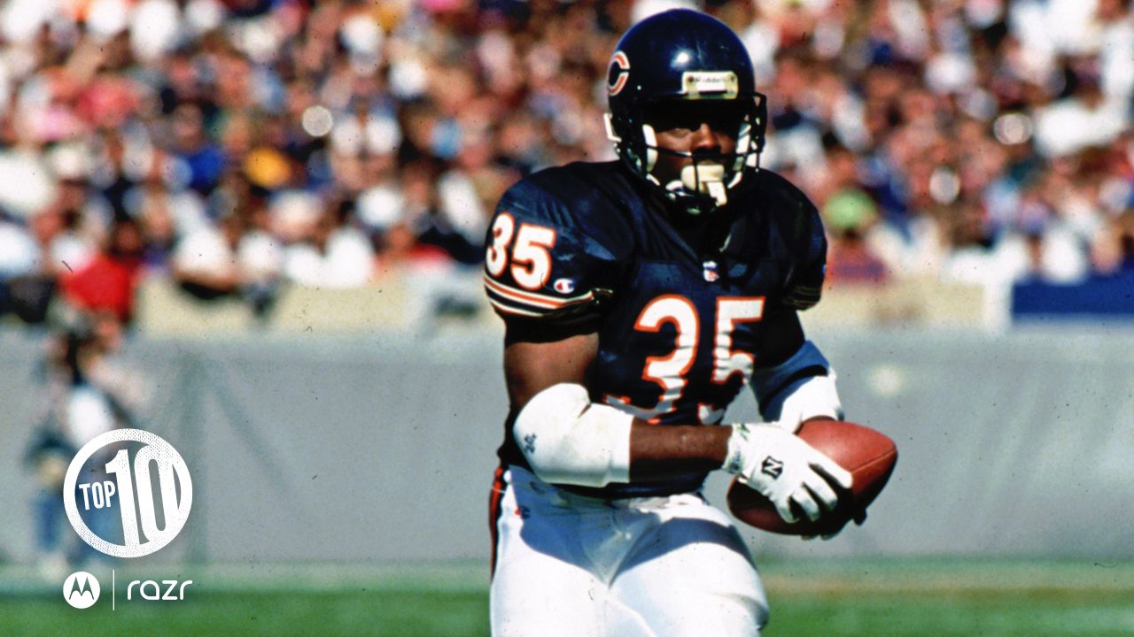 Running back Neal Anderson of the Chicago Bears runs from