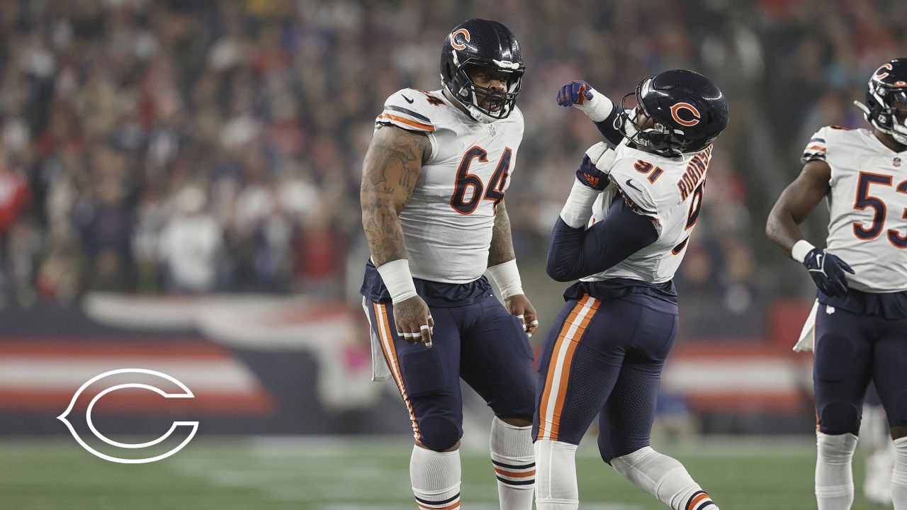 Chicago, IL, USA. 6th Nov, 2022. Chicago Bears quarterback #1 Justin Fields  in action during a game against the Miami Dolphins in Chicago, IL. Mike  Wulf/CSM/Alamy Live News Stock Photo - Alamy