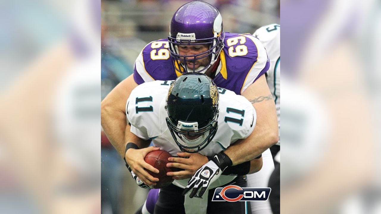 Bears sign Jared Allen