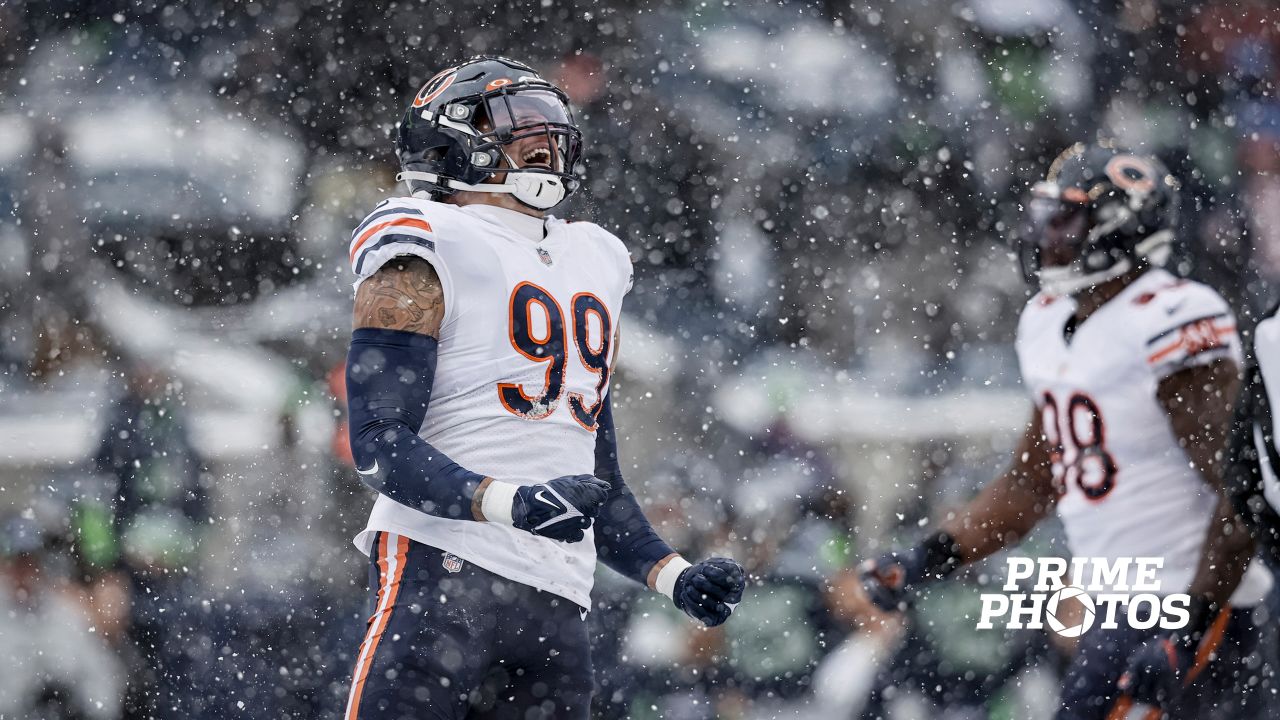 Chicago Bears Score and Recap (Week 16): Bears 25, Seahawks 24 - Snow  Problem, Bears Win on Dramatic Two-Point Conversion - Bears Insider