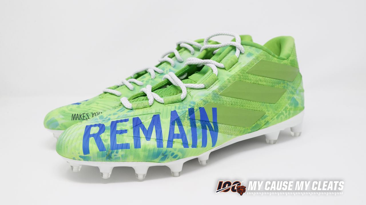 Chicago Bears Roy Robertson-Harris wears custom cleats for kids