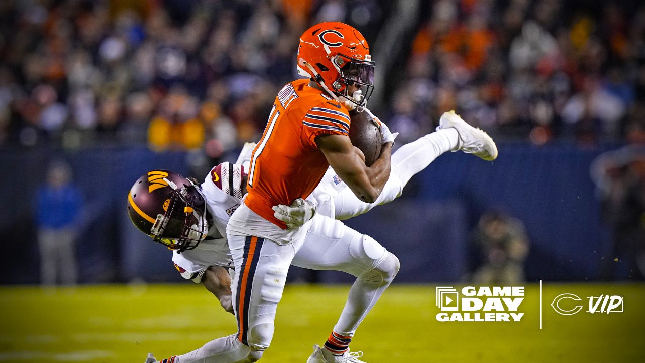 Bears vs. Commanders final score, results: Washington hangs on to win after  Justin Fields' rally fall short for Chicago