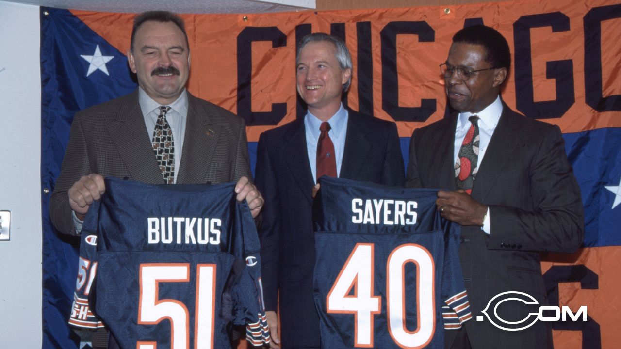 Current & former Chicago Bears players, celebrities and more pay tribute to Gale  Sayers