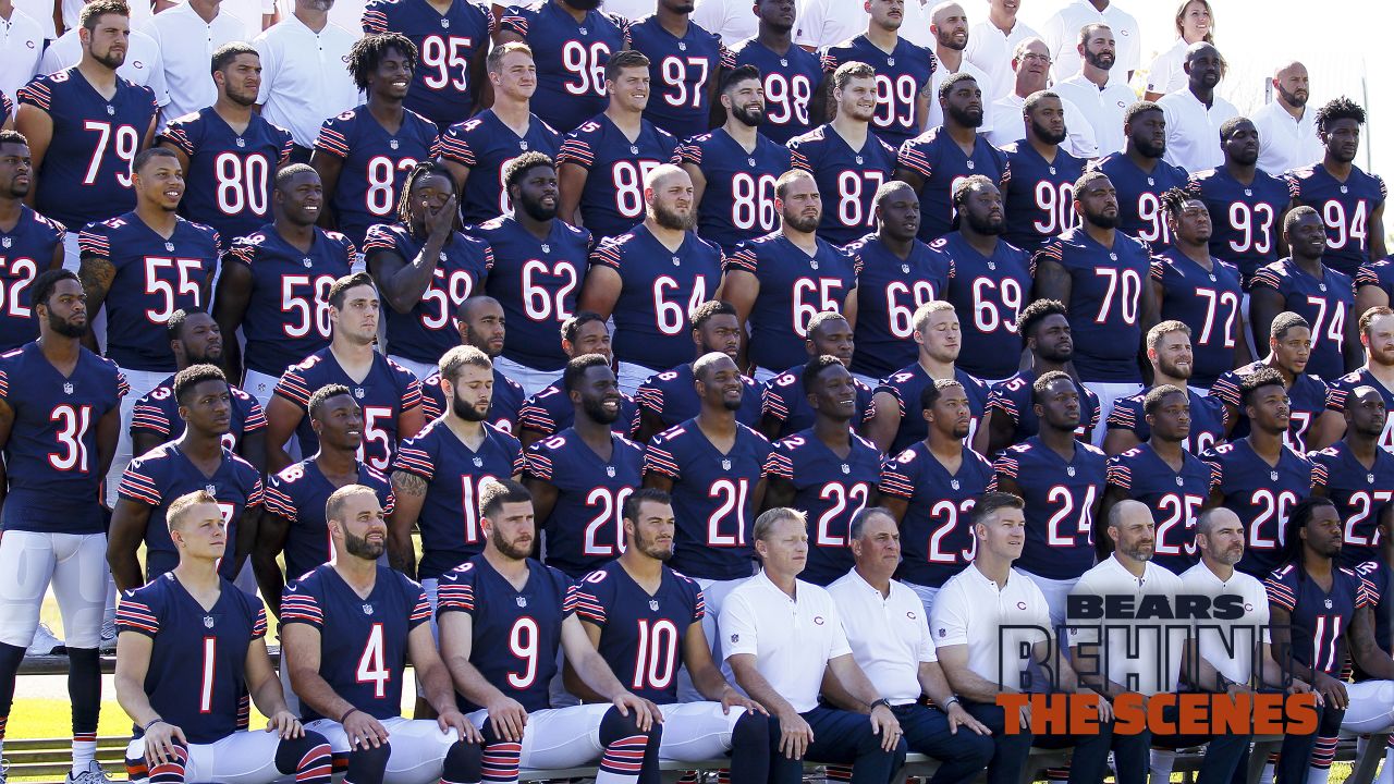 Chicago Bears on X: Vibin' on team photo day 