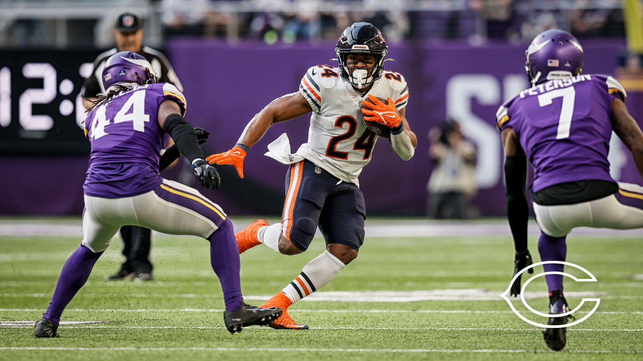 Chicago Bears WRs Robinson, Mooney receive Brian Piccolo Award