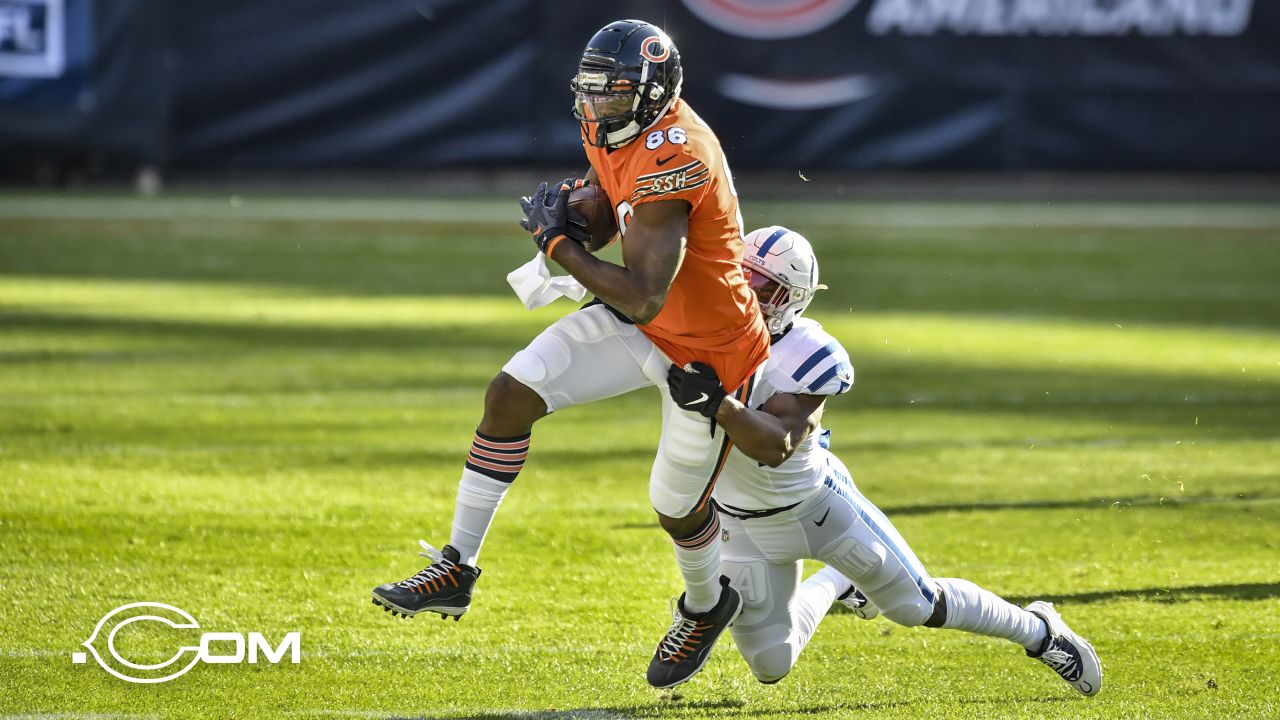 Chicago Bears running back Tarik Cohen (29) runs against Minnesota Vikings  defense during the first half of an NFL football game, Monday, Oct. 9,  2017, in Chicago. (AP Photo/Darron Cummings Stock Photo - Alamy