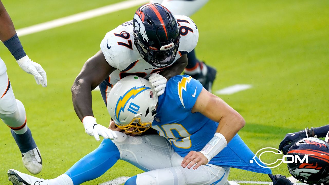 Chicago Bears Make Curious Move After Losing OLB Attaochu For Year