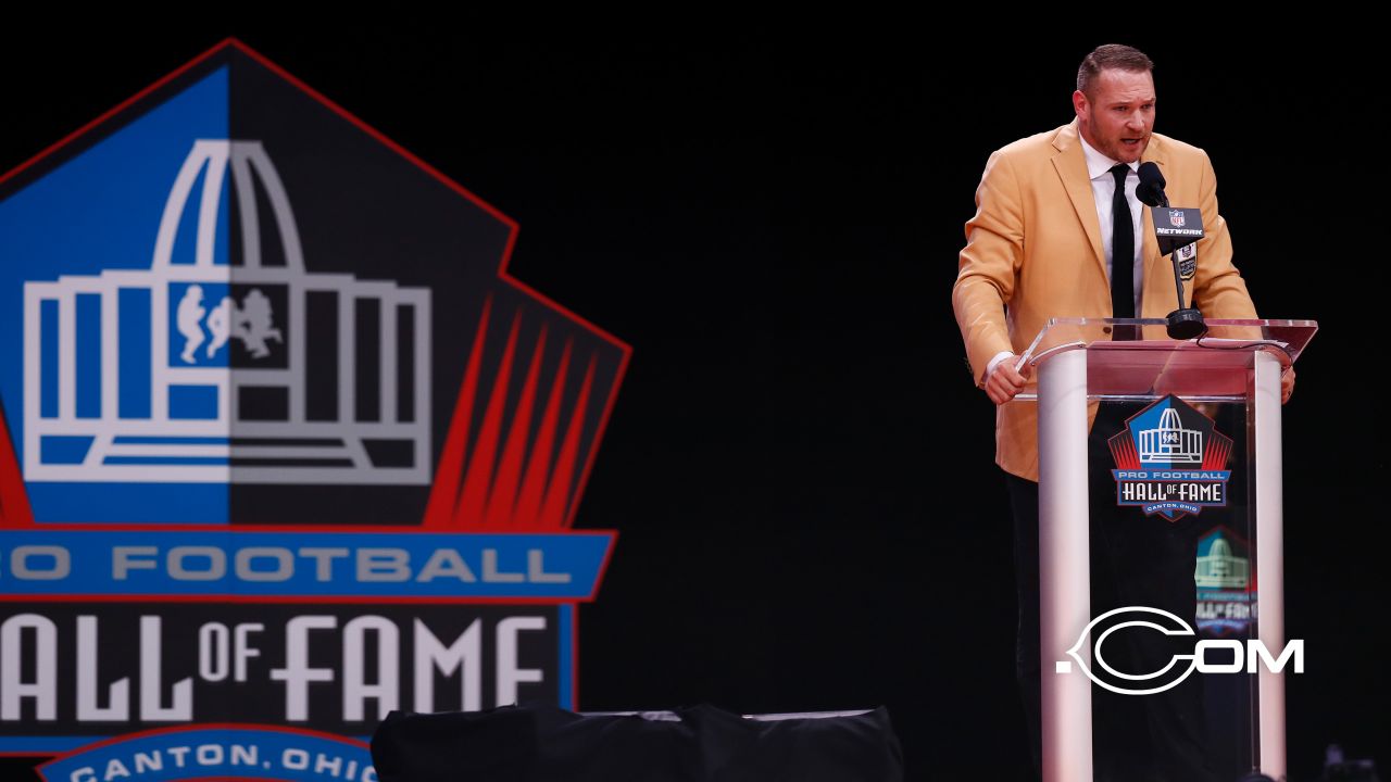 UNM's Brian Urlacher inducted into Pro Football Hall of Fame: UNM Newsroom