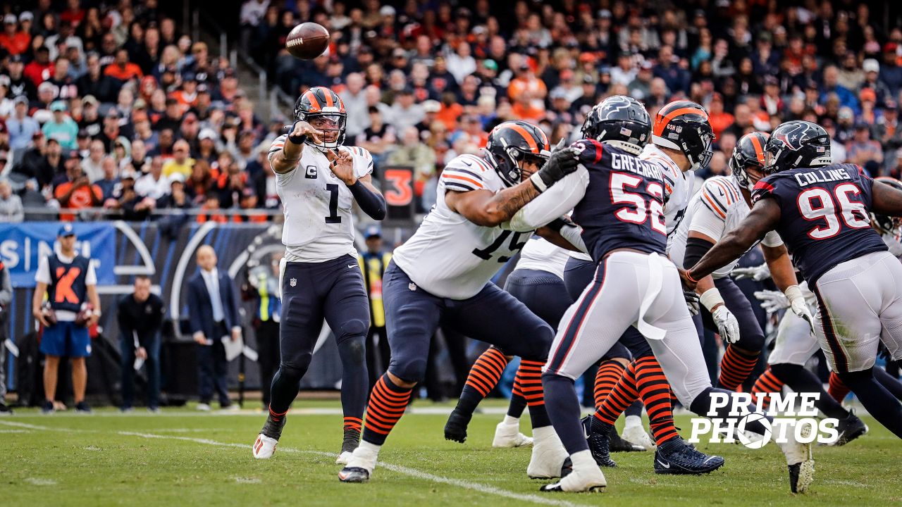 December 24, 2022 - Chicago Bears running back Khalil Herbert (24) takes  off with the ball during NFL football game versus the Buffalo Bills in  Chicago, IL Stock Photo - Alamy