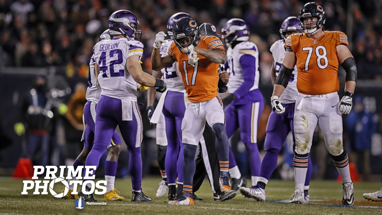 Minnesota Vikings 6-16 Chicago Bears: Mitchell Trubisky injured early but  Bears defense strong in win, NFL News