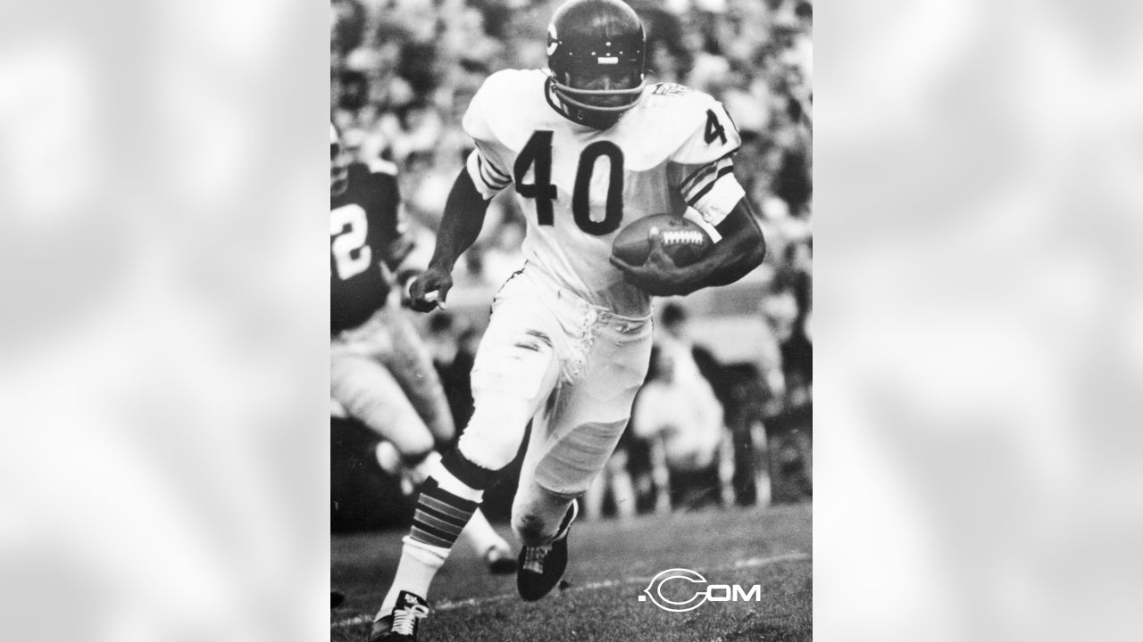 Hall of Fame RB Gale Sayers dies at 77