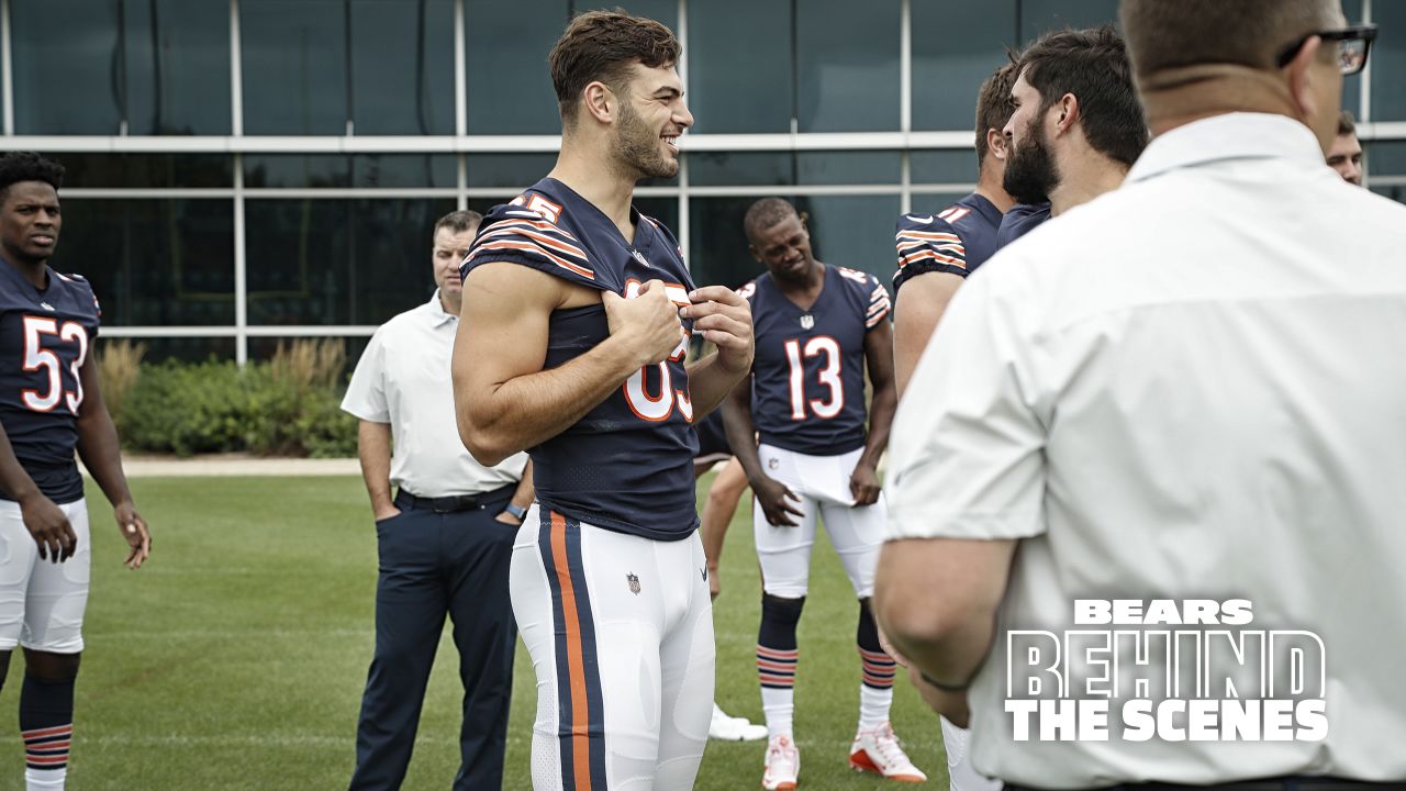 Behind the Scenes: Team picture day at Halas Hall