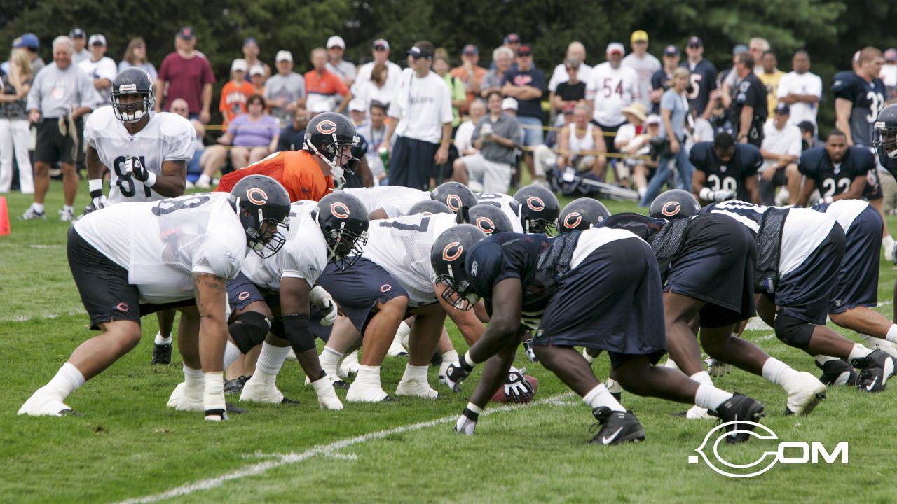 Chicago Bears cornerback Charles Tillman (33) heads to the field for the  training camp practice at Olivet Nazarene University in Bourbonnais, IL.  (Credit Image: © John Rowland/Southcreek Global/ZUMApress.com Stock Photo -  Alamy