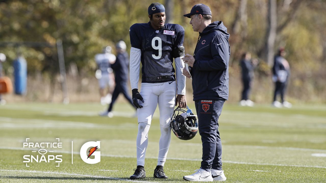 Chicago Bears safety Jaquan Brisker goes completely unblocked on blitzing  sack of Washington Commanders quarterback Carson Wentz