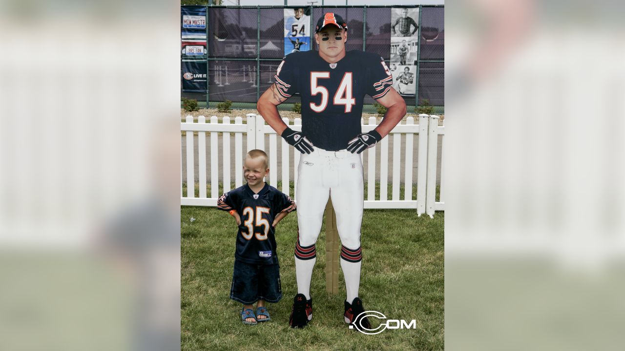 Chicago Bears linebacker Lance Briggs (55) during the Bears training camp  practice at Olivet Nazarene University in Bourbonnais, IL. (Credit Image: ©  John Rowland/Southcreek Global/ZUMApress.com Stock Photo - Alamy