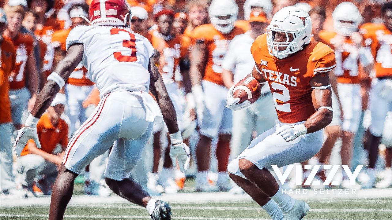 Texas RB Roschon Johnson officially declares for the 2023 NFL