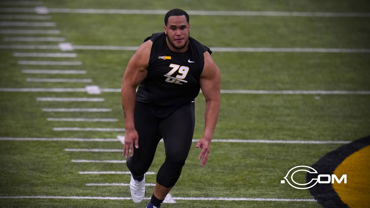 2021 NFL Draft: Offensive lineman Larry Borom, Missouri, Round 5, Pick 151