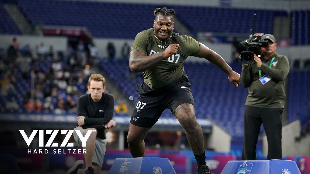 2023 NFL Draft: Florida DT Gervon Dexter Sr. drafted by Chicago Bears