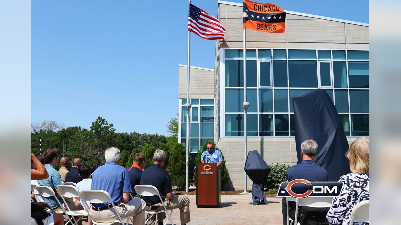 Papa Bear' Halas honored with statue