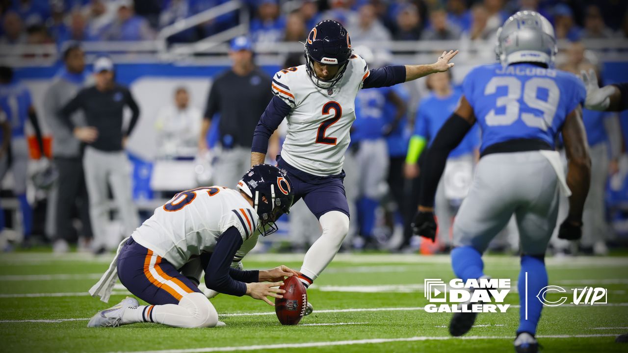 Fields responds to gaffe, but Bears still fall 31-30 to Lions