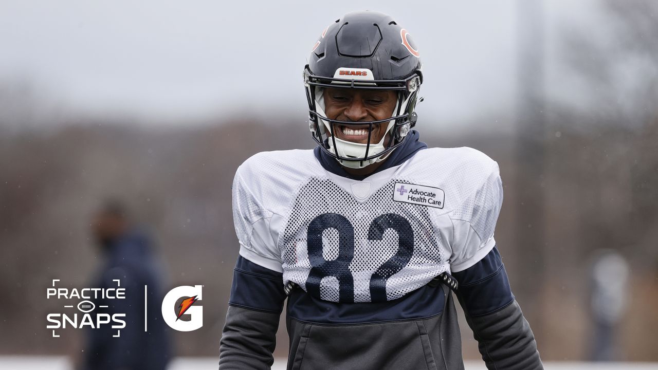 Defensive coordinator Alan Williams of the Chicago Bears leaves the News  Photo - Getty Images