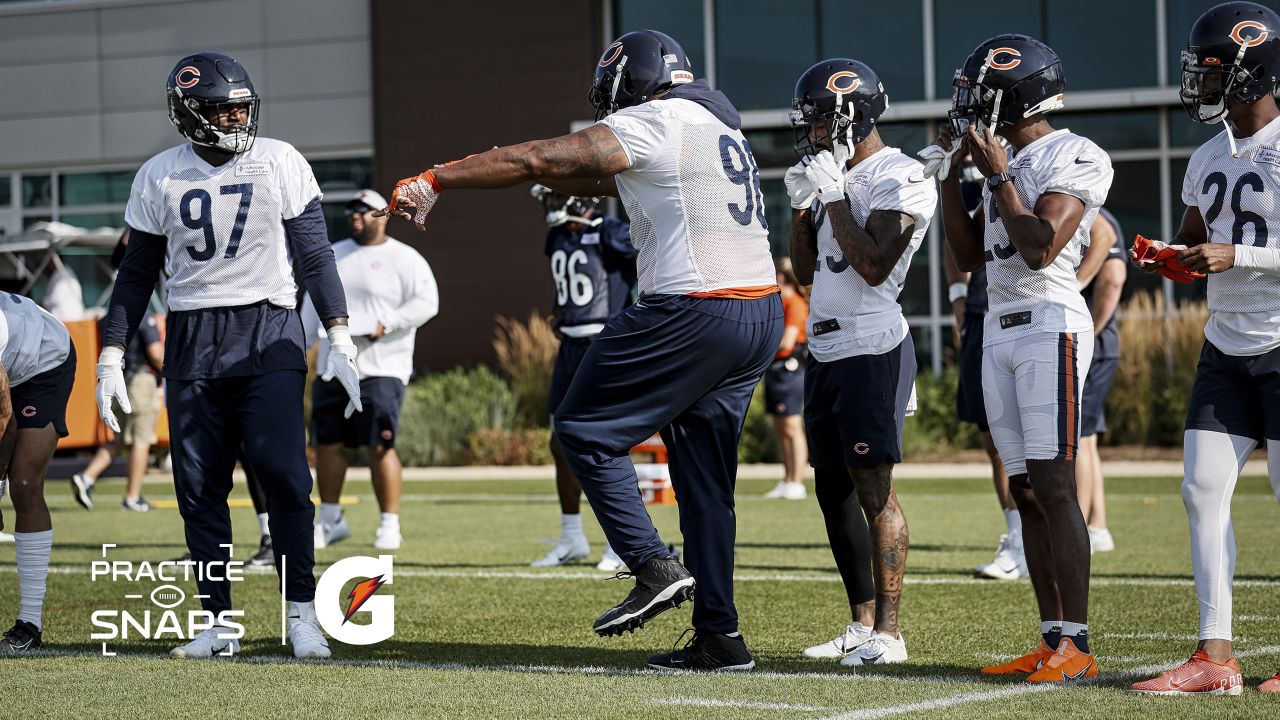 The Dr Pepper Zero Sugar Chicago Bears Training Camp Fan