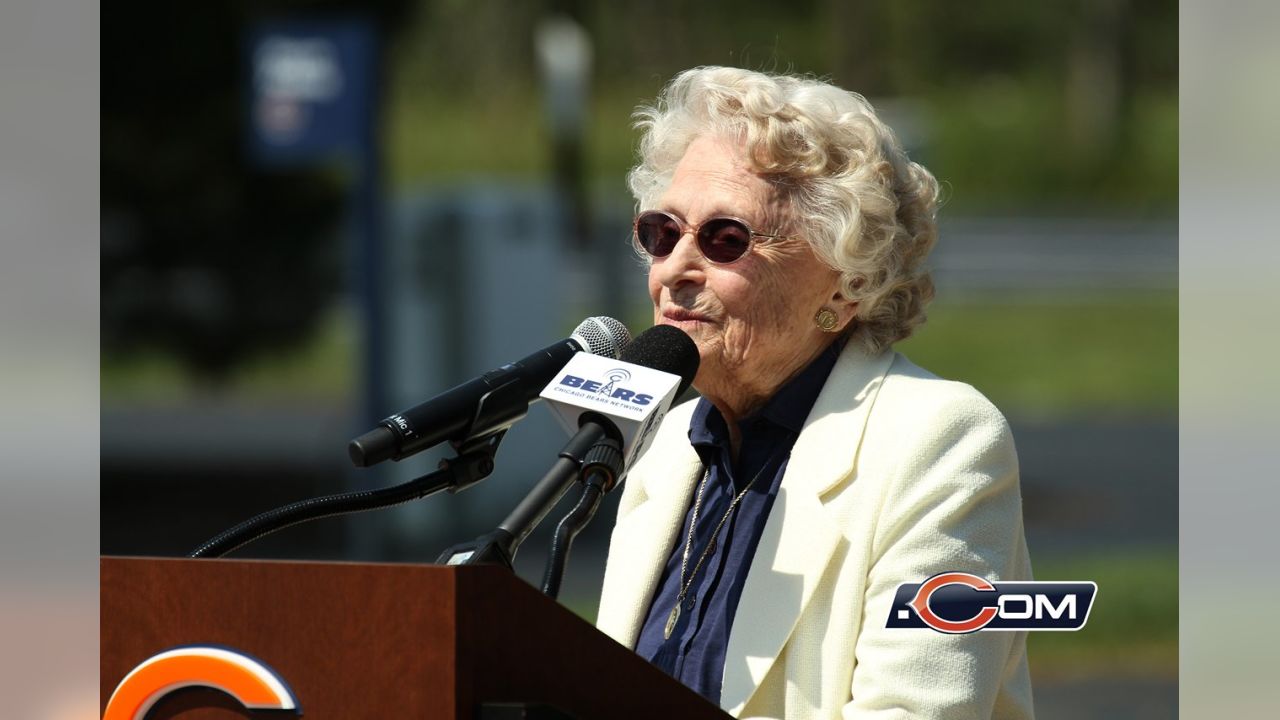 Papa Bear' Halas honored with statue