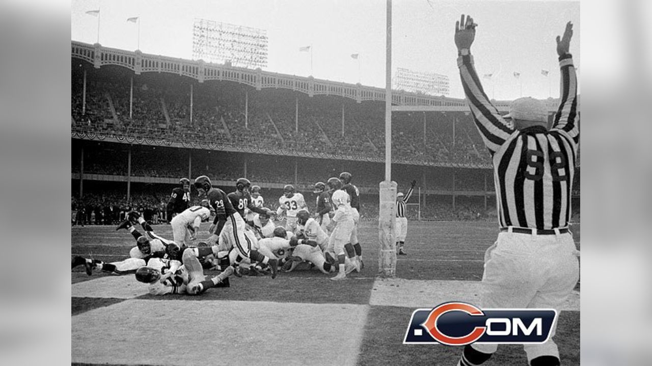 Bears Vs Giants, Polo Grounds, 1934. Bears win 10-9. [my color] : r/CHIBears