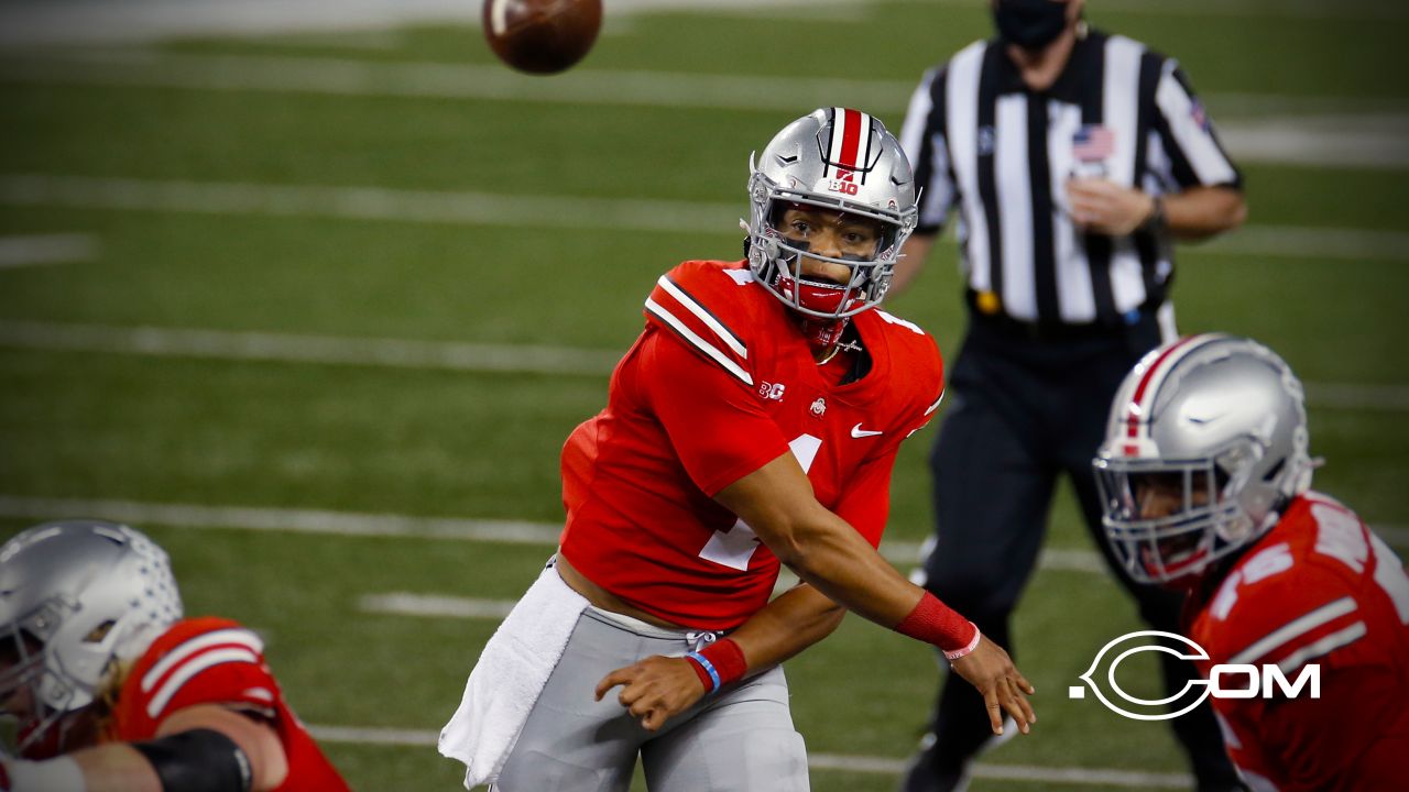 NFL on X: With the No. 11 overall pick in the 2021 @NFLDraft, the  @ChicagoBears select QB Justin Fields! 