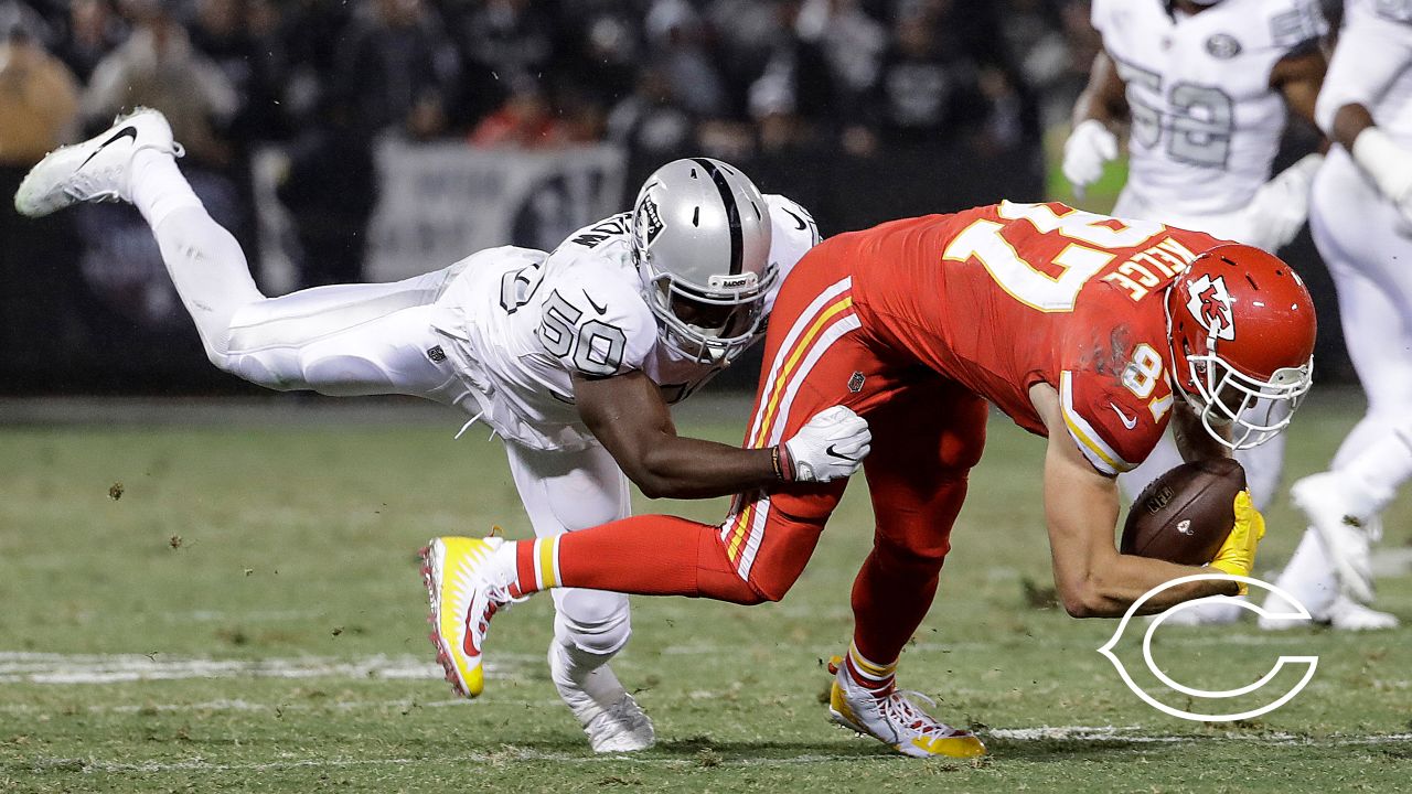 Around The NFL on X: Eagles agree to terms with former Raiders, Bears LB  Nicholas Morrow   / X