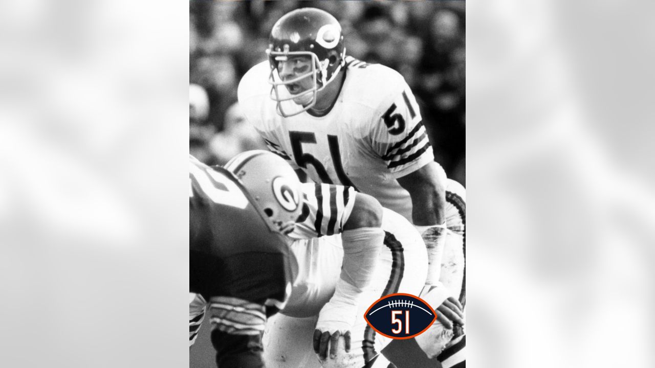 Bears to wear jersey patch honoring late Hall of Fame LB Dick Butkus for  remainder of season, per report 