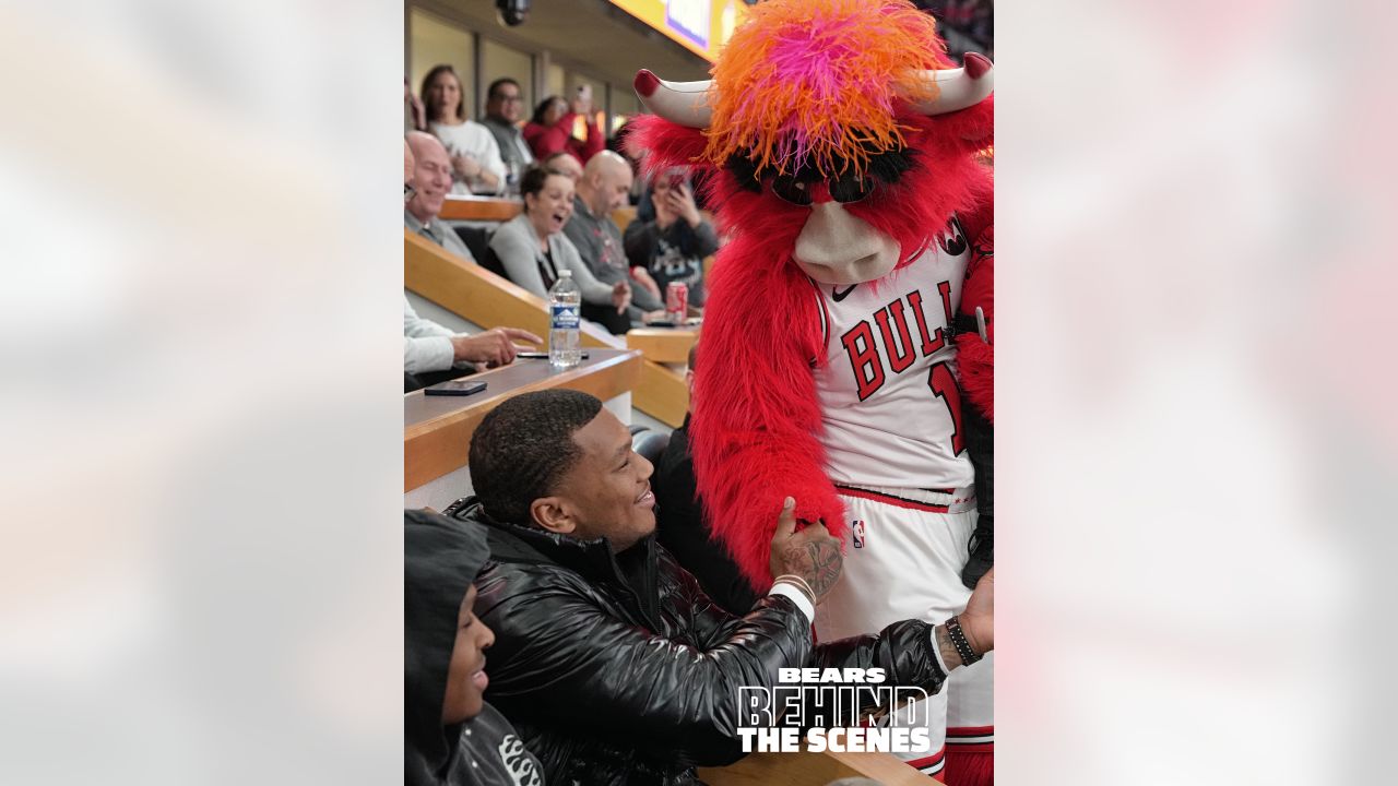 Behind the Scenes  DJ Moore tours Chicago, attends Bulls game