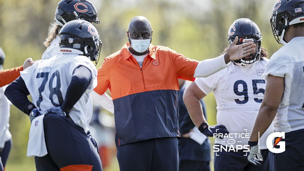 Chicago Bears offensive tackle Larry Borom (75) during the NFL football  team's rookie minicamp Friday, May, 14, 2021, in Lake Forest Ill. (AP  Photo/David Banks, Pool Stock Photo - Alamy