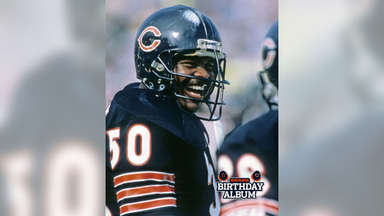 Chicago Bears - Wishing a happy birthday to one of our all-time greats,  Hall of Famer Mike Singletary! 