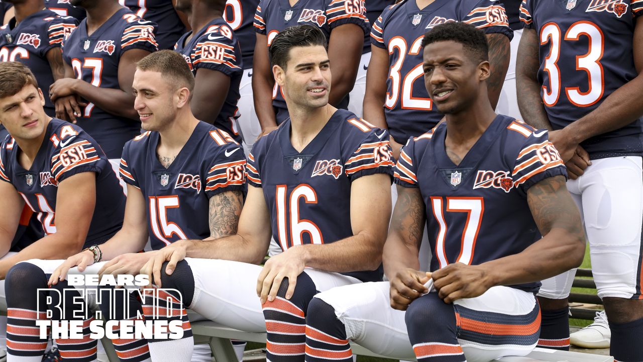 Behind the Scenes: Team picture day at Halas Hall