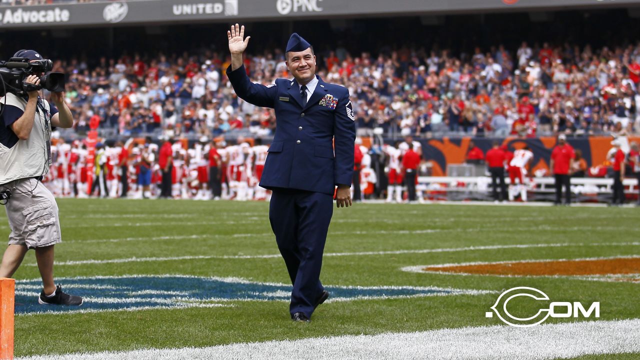 DVIDS - Images - Chicago Bears Honor the Military for Veterans Day at  Soldier Field [Image 8 of 10]