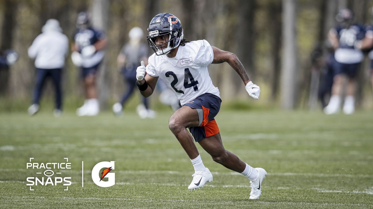 Chicago Bears offensive tackle Larry Borom (75) during the NFL football  team's rookie minicamp Friday, May, 14, 2021, in Lake Forest Ill. (AP  Photo/David Banks, Pool Stock Photo - Alamy