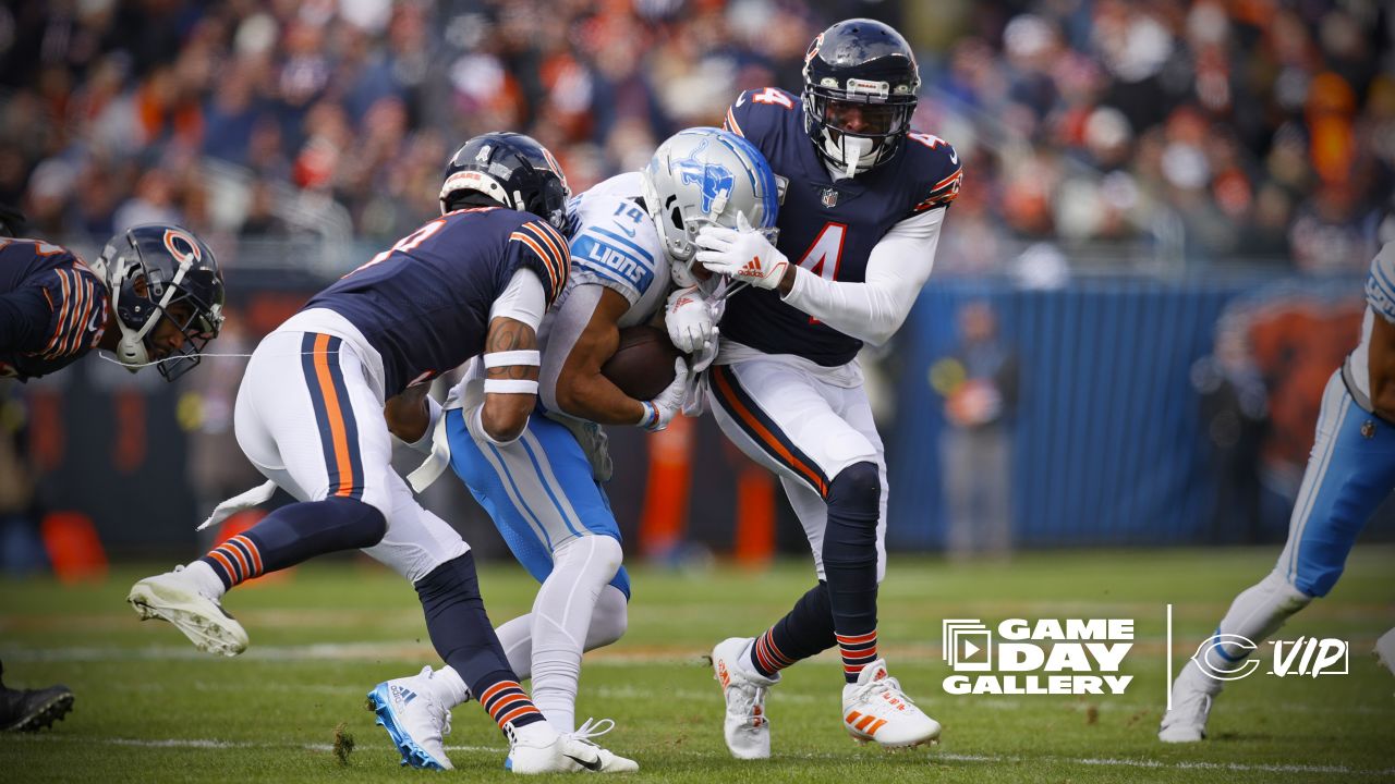 Chicago, Illinois, USA. 03rd Oct, 2021. - Bears #98 Bilal Nichols runs with  the ball during the NFL Game between the Detroit Lions and Chicago Bears at Soldier  Field in Chicago, IL.