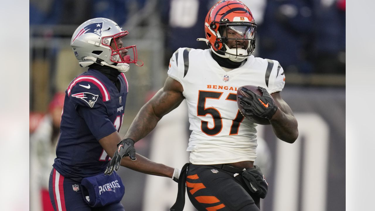 Cincinnati Bengals linebacker Germaine Pratt (57) looks on after