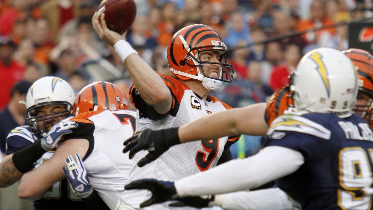 Cincinnati Bengals quarterback Carson Palmer in action against the New  Orleans Saints in the first half of an NFL football game, Sunday, Dec. 5,  2010, in Cincinnati. (AP Photo/David Kohl Stock Photo 