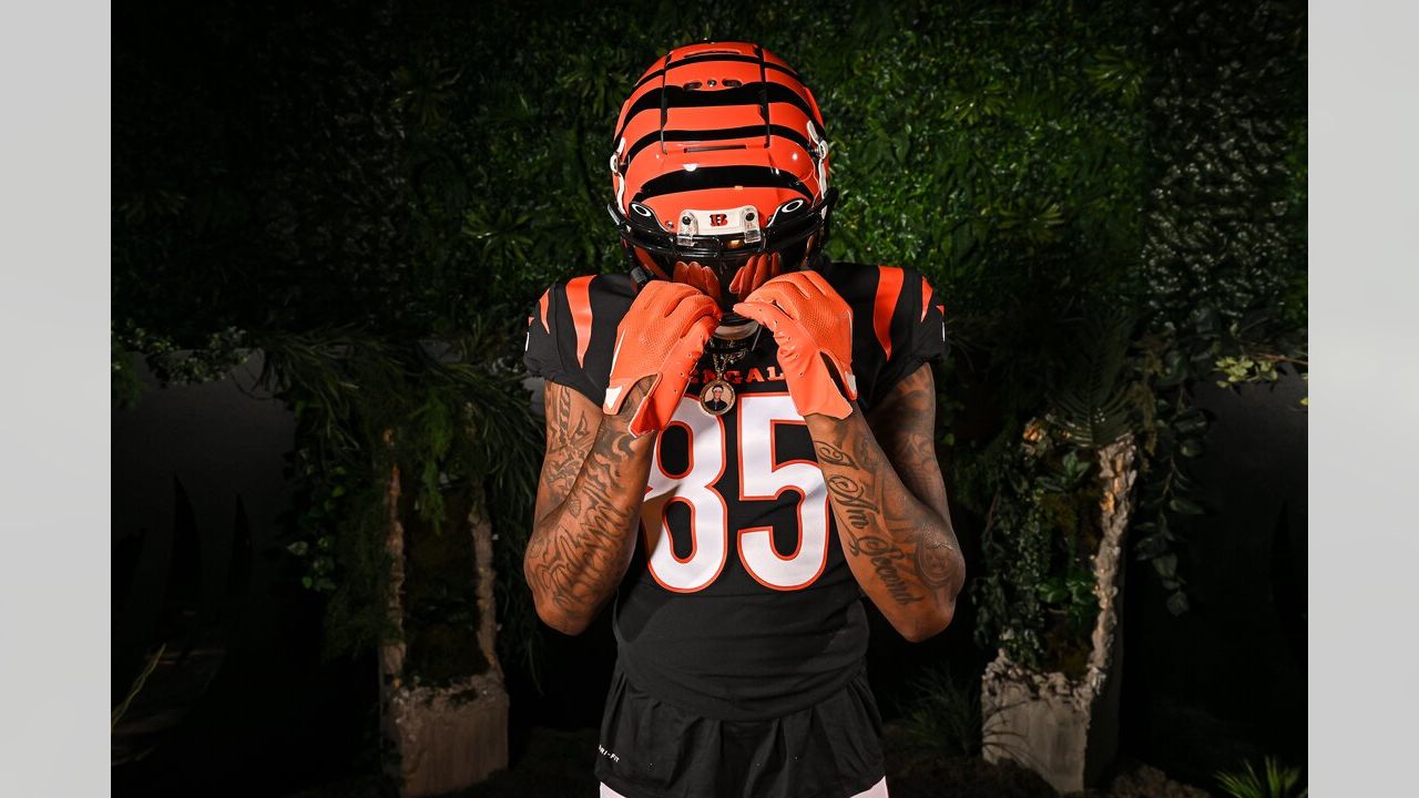 Ja'Marr Chase Autographed Cincinnati Bengals Eclipse Speed Mini Helmet –  The Jersey Source