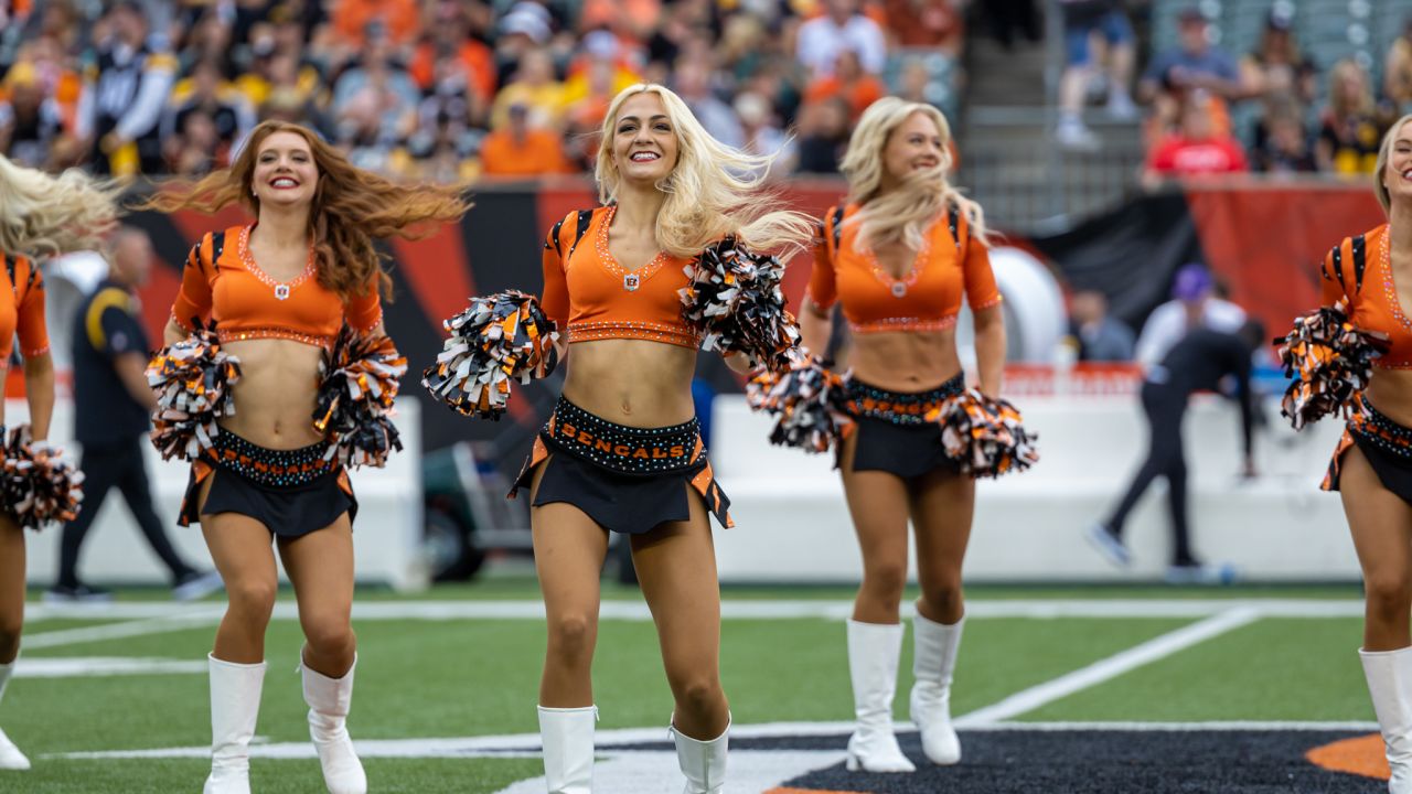 Photos  Ben-Gals Cheerleaders Take On Week 1 of the 2022 Season