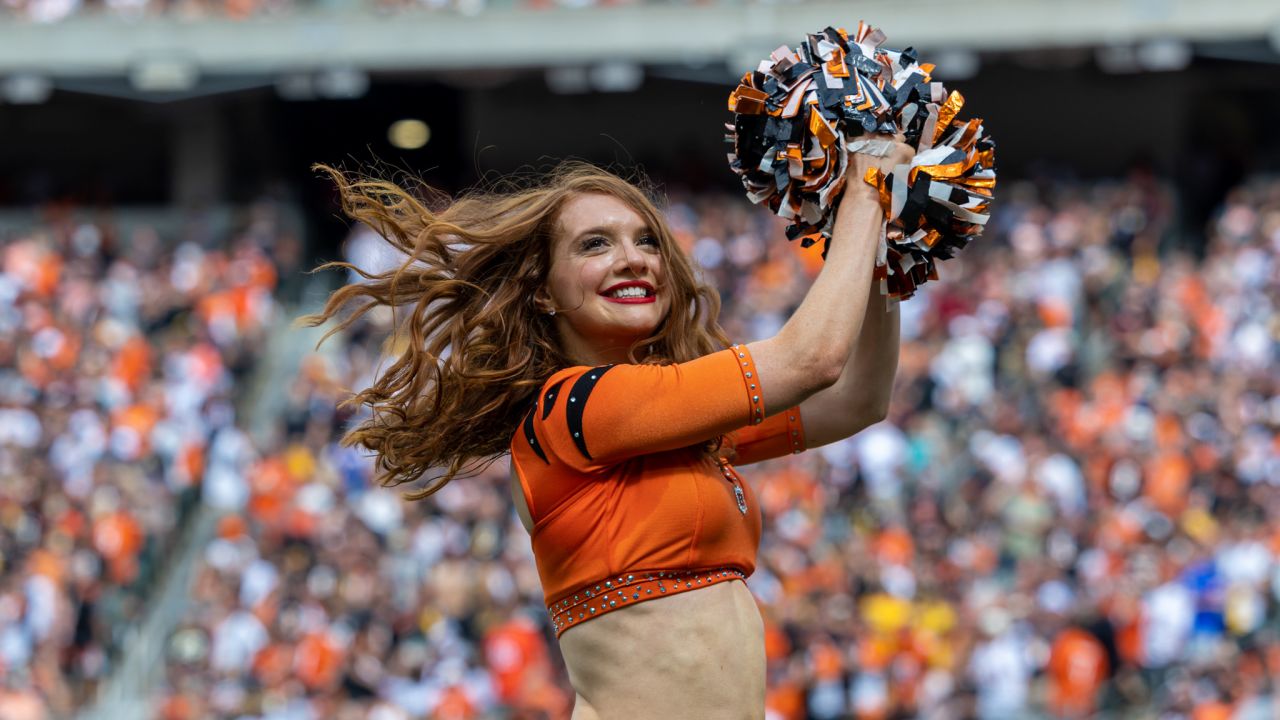 Photos  Ben-Gals Cheerleaders Take On Week 1 of the 2022 Season